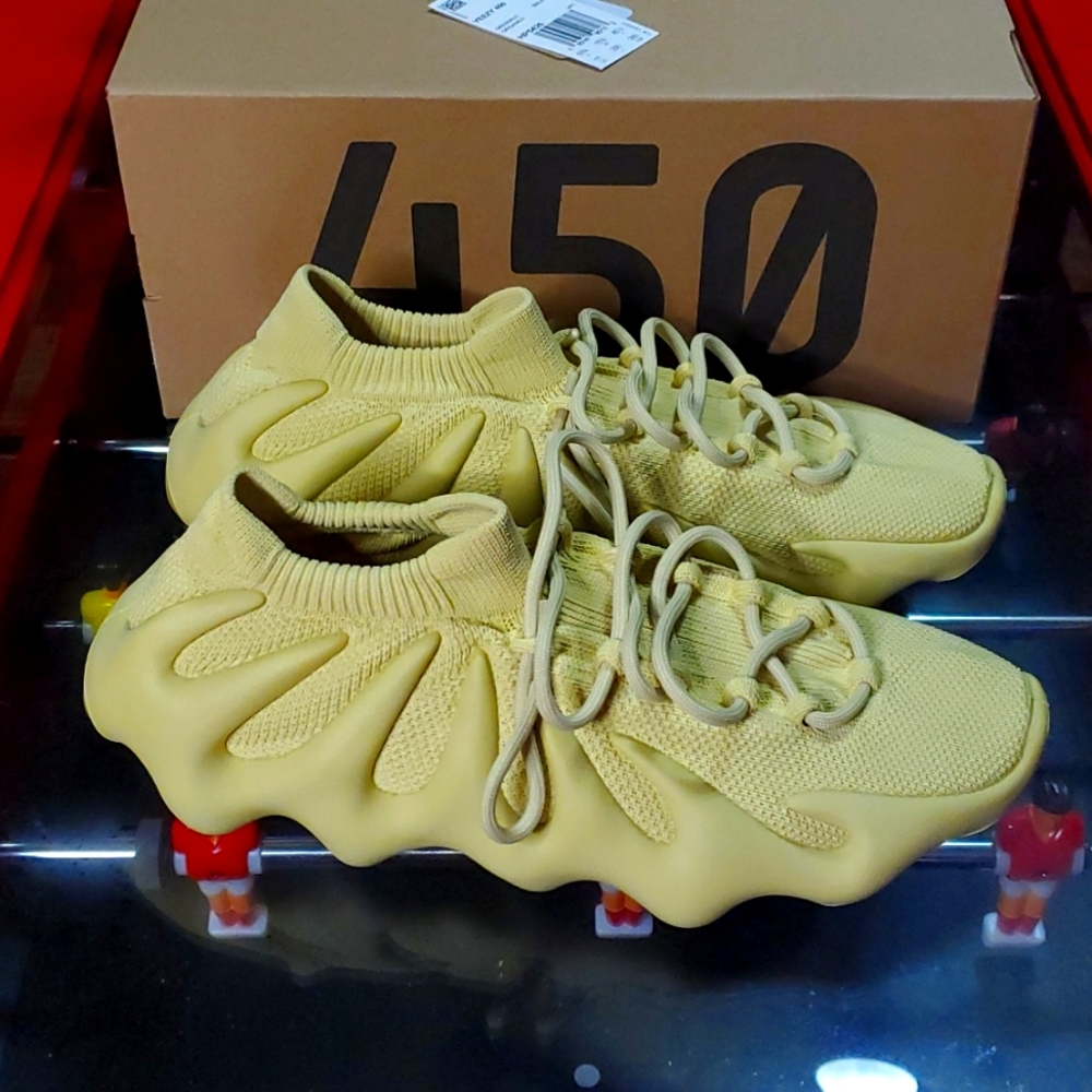 Yeezy 450 - Picture 3 of 11